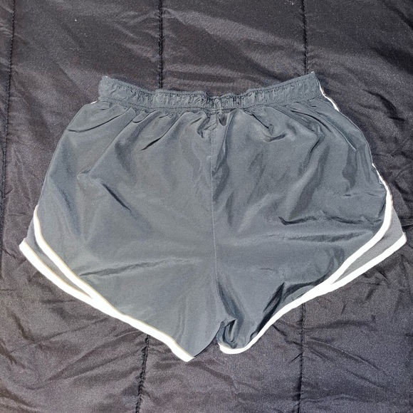 Nike shorts - Picture 2 of 3
